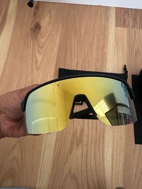 Oakley Sutro Lite Sunglasses yellow/gold visor black frame